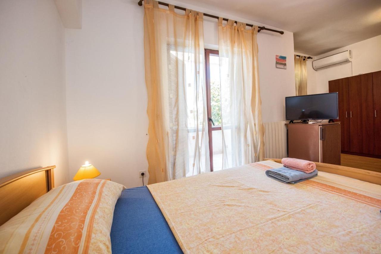 Two Bed Rooms Fortuna Near The Beach Poreč Extérieur photo