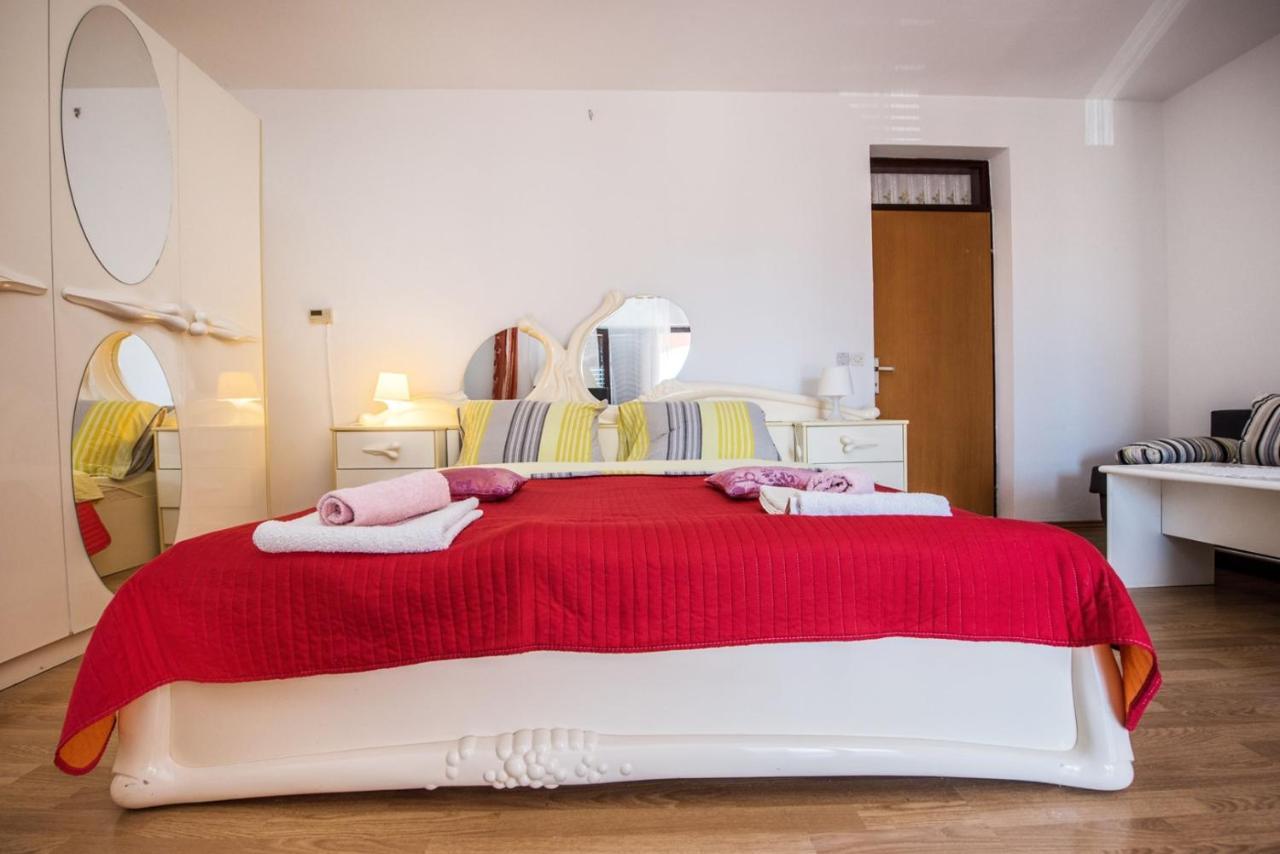 Two Bed Rooms Fortuna Near The Beach Poreč Extérieur photo