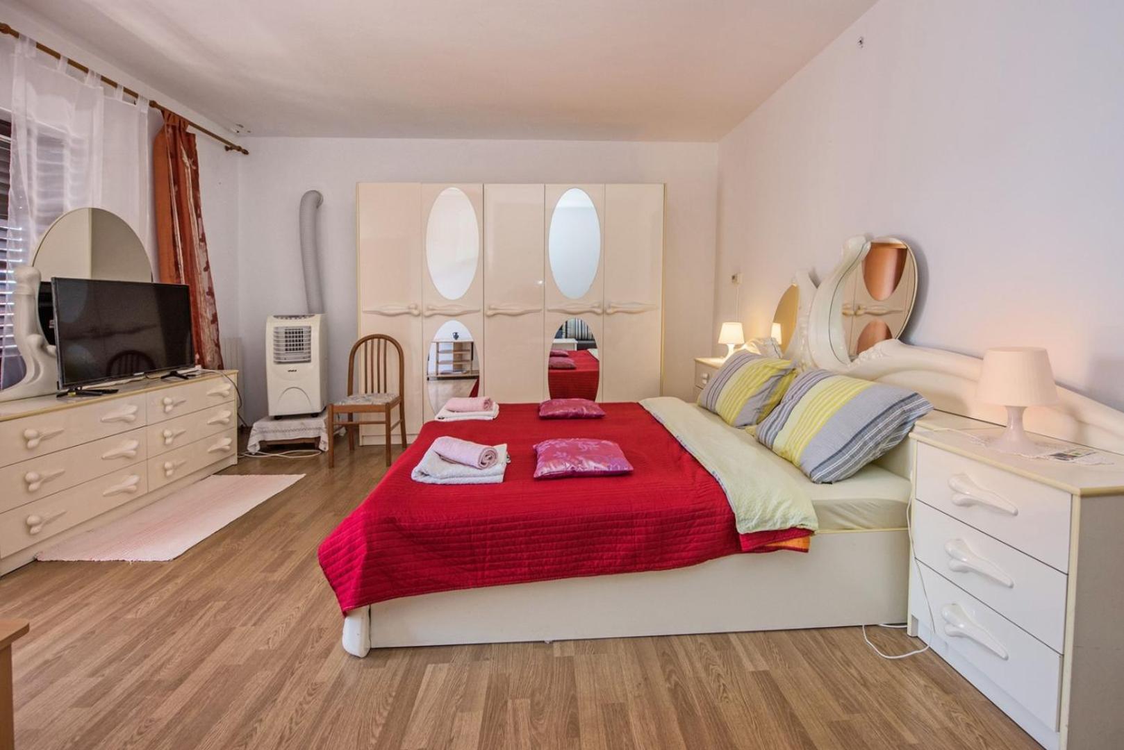 Two Bed Rooms Fortuna Near The Beach Poreč Extérieur photo