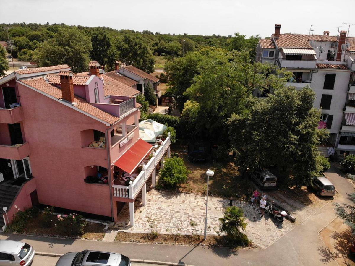 Two Bed Rooms Fortuna Near The Beach Poreč Extérieur photo